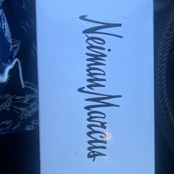 Neiman Marcus - Picture 6 of 6